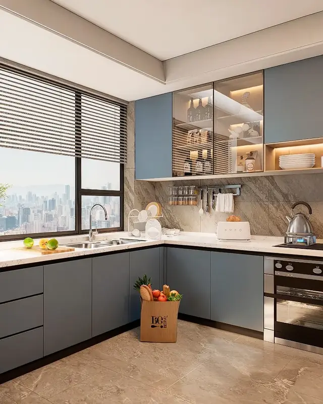 Cozinha azul com vista para a cidade